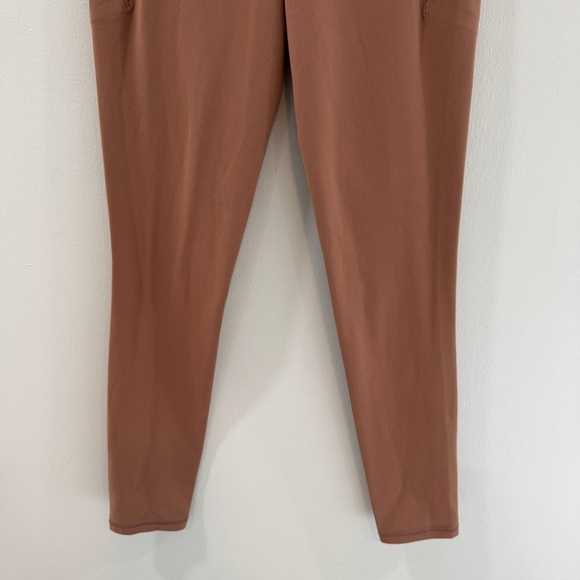 Athleta Salutation Stash High Rise 7/8 Legging - Picture 3 of 11